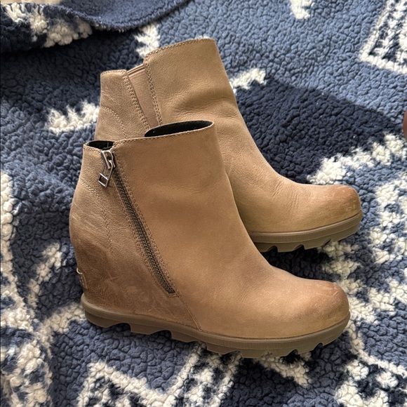 Sorel Tan Heeled Boots - Picture 1 of 5